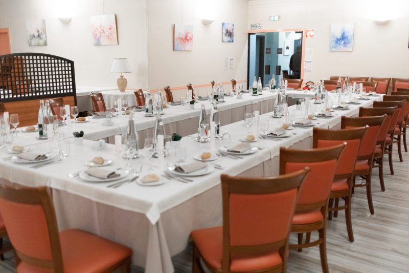 ST JO-057 salle-restaurant